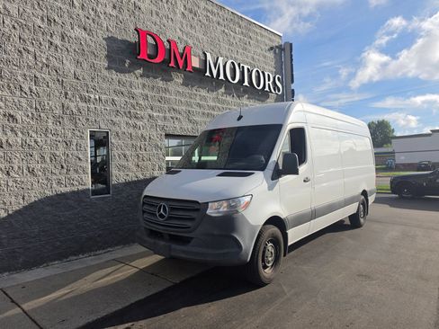 Used 2020 Mercedes-Benz Sprinter 2500 image 18