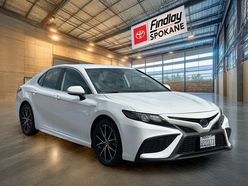 Certified 2021 Toyota Camry SE FWD image 3