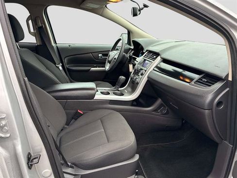 Used 2013 Ford Edge SE image 9