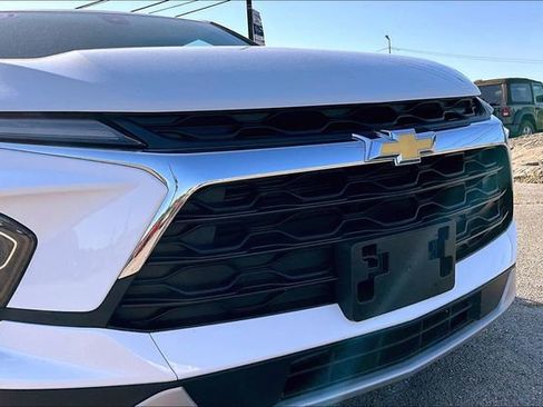 Used 2023 Chevrolet Blazer LT image 27