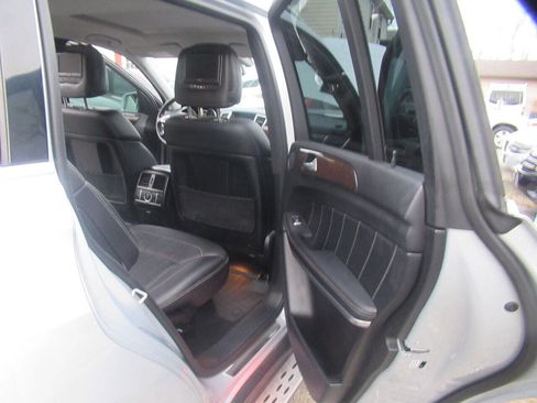 Used 2013 Mercedes-Benz GL 450 4MATIC image 30