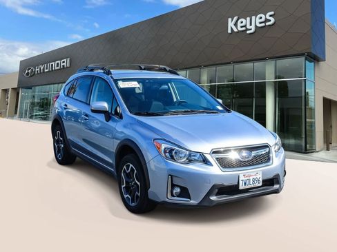 Used 2017 Subaru Crosstrek 2.0i Premium image 3