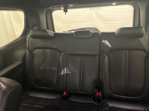 Used 2024 Jeep Wagoneer Series III AWD/4WD image 13