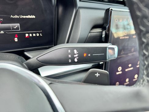 Used 2025 GMC Terrain Elevation image 27