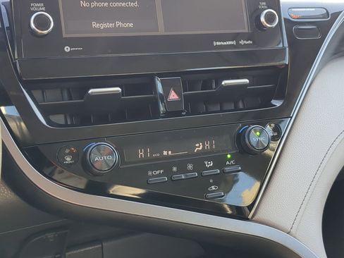 Used 2023 Toyota Camry XLE image 24