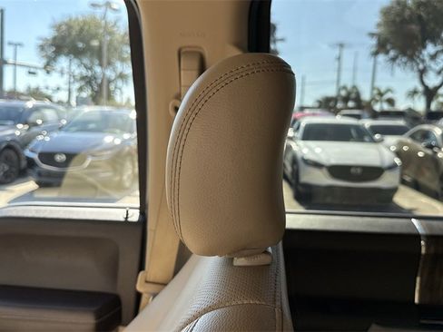 Used 2018 Ford F150 Lariat image 17