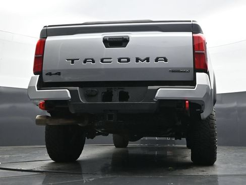 Used 2025 Toyota Tacoma TRD Off-Road AWD/4WD image 29