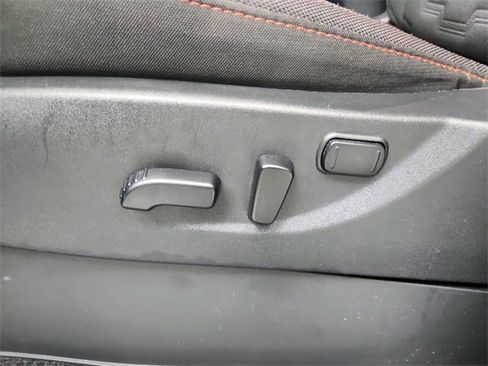 Used 2025 Nissan Frontier PRO-4X image 20