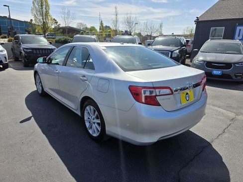 Used 2012 Toyota Camry XLE w/ Leather Pkg image 7