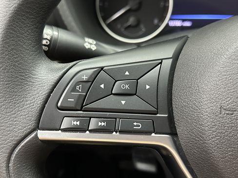 Used 2025 Nissan Sentra SV image 15