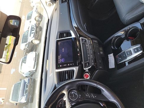 Used 2016 Honda Pilot Touring image 6