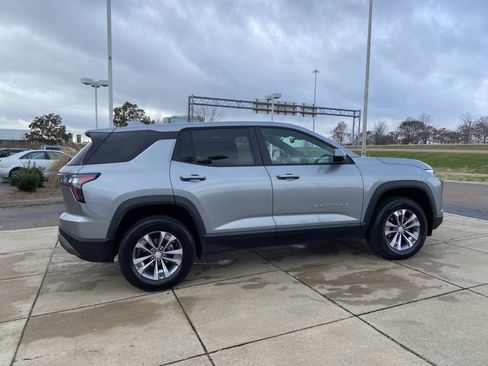 Used 2025 Chevrolet Equinox LT image 11