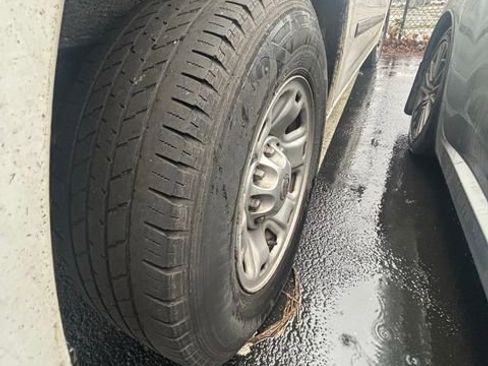 Used 2012 Nissan NV 2500 SV w/ Side Curtain Airbag Pkg image 9