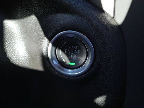 Used 2024 Chevrolet Silverado 2500 Custom w/ Custom Value Package image 8