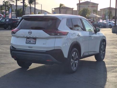 Used 2023 Nissan Rogue SV FWD image 5