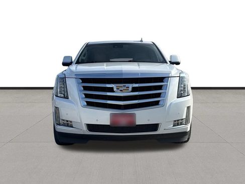 Used 2016 Cadillac Escalade ESV Luxury RWD image 2