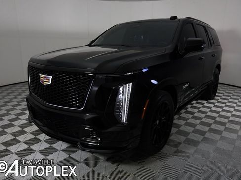 Used 2025 Cadillac Escalade V image 11