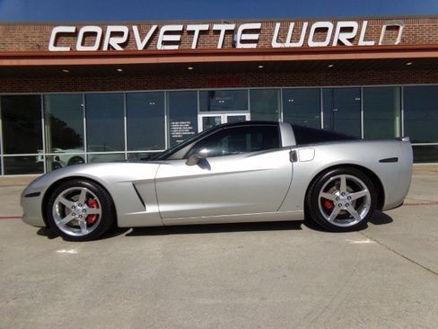 Used 2006 Chevrolet Corvette Coupe RWD image 8