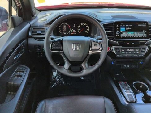 Used 2025 Honda Ridgeline Black Edition image 16