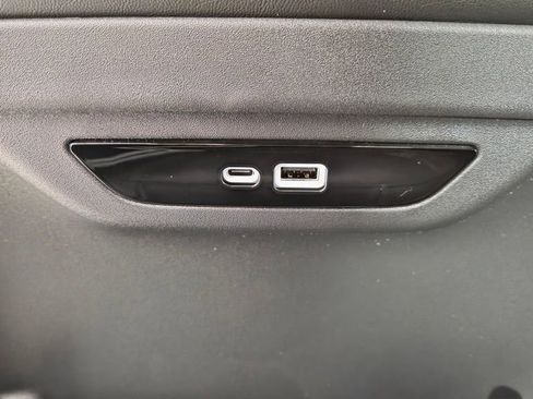 New 2025 Chrysler Pacifica Select w/ Fav Edition Package image 32