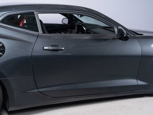 Used 2018 Chevrolet Camaro SS RWD image 27