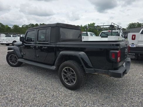 Used 2022 Jeep Gladiator Overland w/ Cold Weather Group AWD/4WD image 4