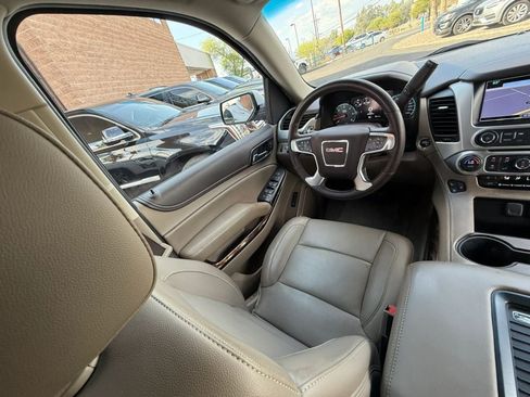 Used 2017 GMC Yukon SLT w/ Premium Edition AWD/4WD image 52