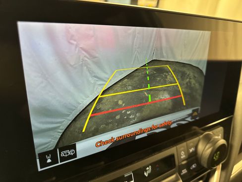 Used 2024 Toyota Grand Highlander XLE AWD/4WD image 22