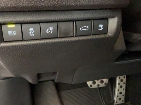 Used 2025 Toyota Camry SE FWD image 21