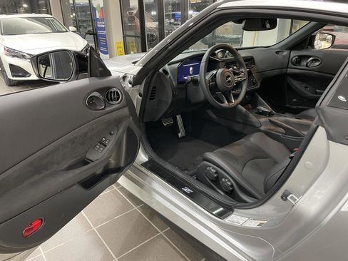 New 2025 Nissan Z Performance w/ Floor Mat Package RWD image 12