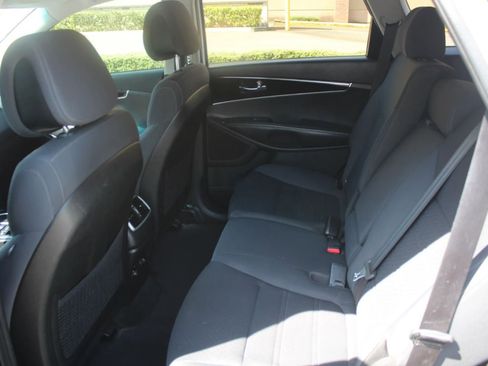 Used 2016 Kia Sorento LX AWD/4WD image 20
