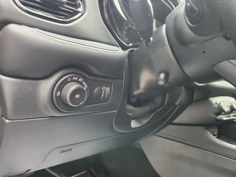 Used 2022 Dodge Durango GT image 28