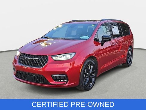 Used 2025 Chrysler Pacifica Limited FWD image 39