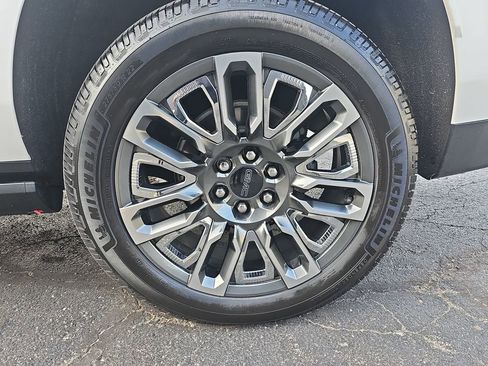 Certified 2023 GMC Yukon XL Denali Ultimate w/ LPO, Floor Liner Package AWD/4WD image 40