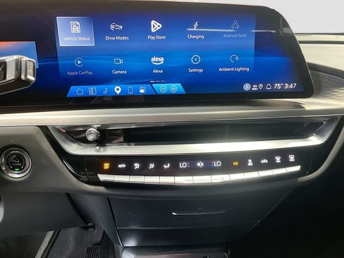Used 2025 Cadillac Lyriq Sport AWD/4WD image 15
