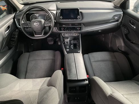 Used 2025 Nissan Rogue SV image 23