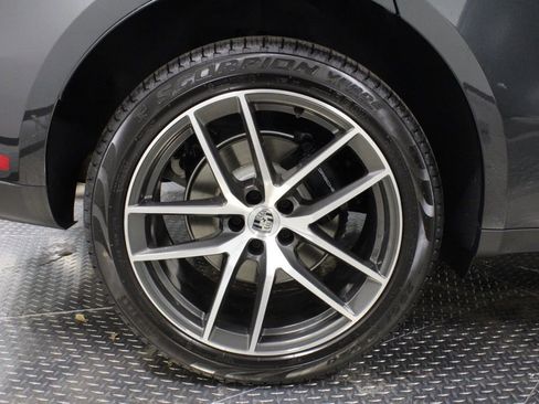 New 2026 Porsche Macan image 15