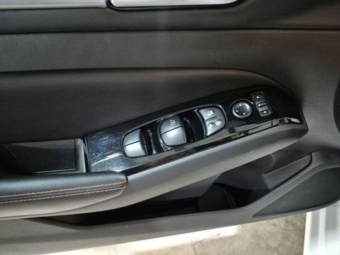 Used 2024 Nissan Altima 2.5 SR FWD image 24