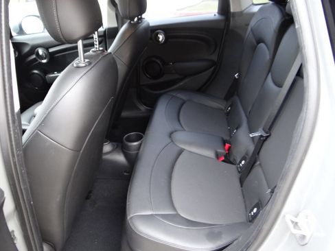 Used 2021 MINI Cooper 4-Door Hardtop image 19