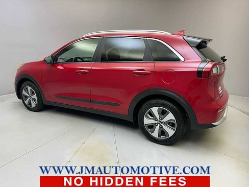 Used 2017 Kia Niro LX image 3