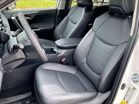 Used 2025 Toyota RAV4 XLE Premium w/ Weather Package AWD/4WD image 23