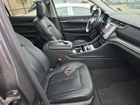 Used 2022 Jeep Grand Cherokee L Limited AWD/4WD image 18