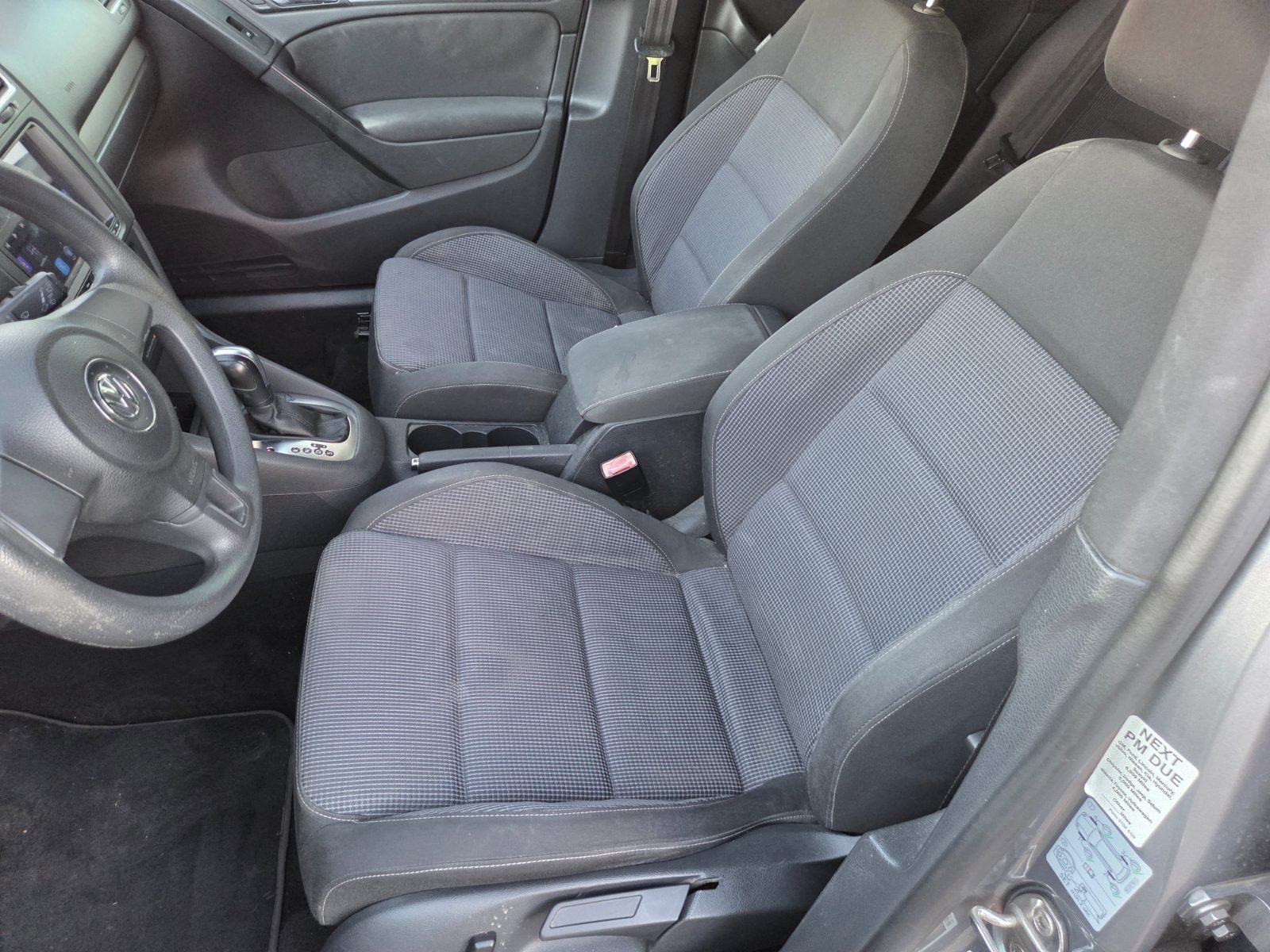 Used 2013 Volkswagen Golf 4-Door FWD image 8