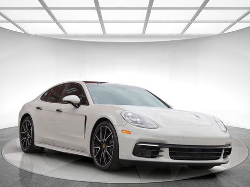 Used 2018 Porsche Panamera 4S AWD/4WD image 3
