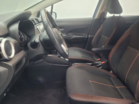 Used 2021 Nissan Versa SR FWD image 17