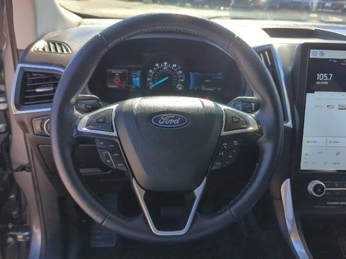 Used 2024 Ford Edge Titanium image 11