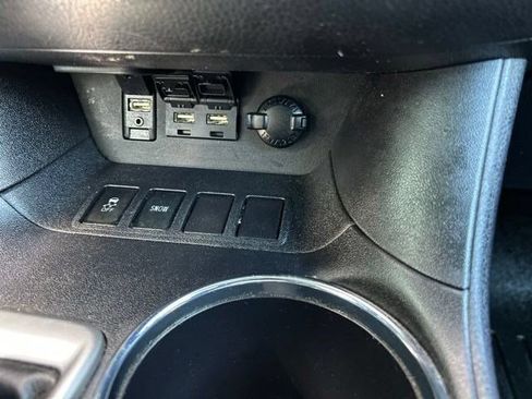 Used 2019 Toyota Highlander XLE FWD image 34