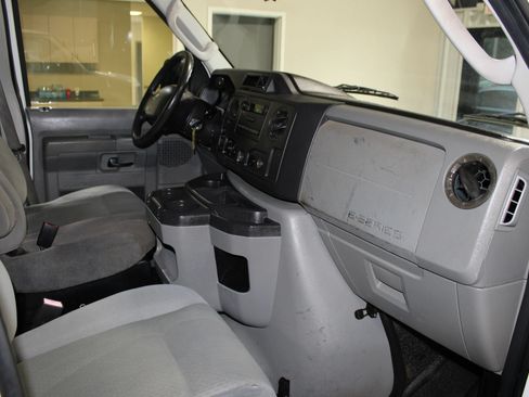 Used 2009 Ford E-150 and Econoline 150 RWD image 21