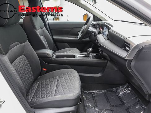 Used 2025 Nissan Kicks SV image 22