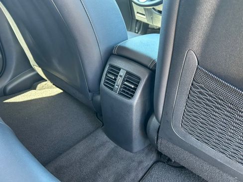 Used 2021 Kia Niro EX FWD image 45